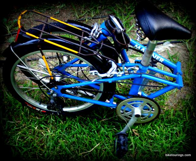 Picture of Dahon Mariner folded for bike travel