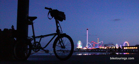 Picture of Dahon Mariner on beach