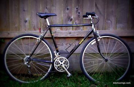 Picture of Steel Lugged bike for touring and commuting Vista Summit