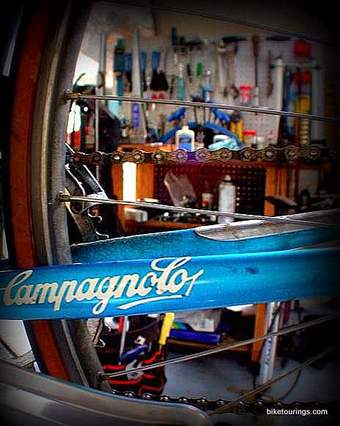 Picture of bike chain on bike with Campagnolo frame