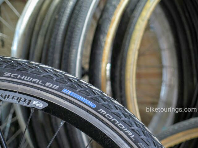 Picture of Schwalbe Mondial tire for bike touring and commuting
