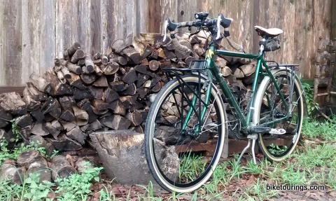 Picture of touring bike with Velocity Chukker Wheels