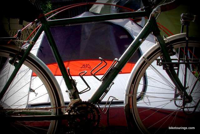 Picture of Alps Mountaineering Lynx 1 Person Tent for bike touring